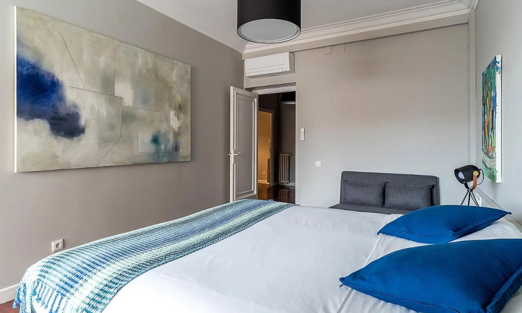 Canela Homes Barcelona Eixample Apartment